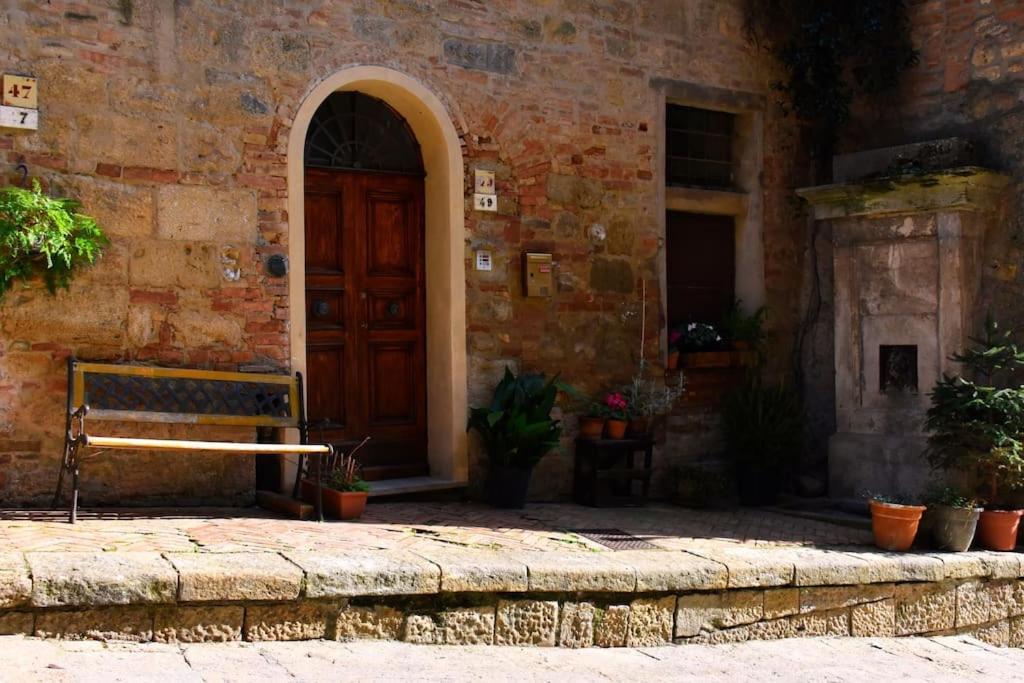 Casa Vacanze E Brevi Periodi Alla Porta Etrusca La Panchina Al Sole ヴォルテッラ エクステリア 写真
