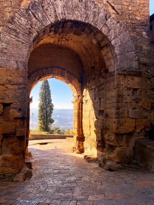 Casa Vacanze E Brevi Periodi Alla Porta Etrusca La Panchina Al Sole ヴォルテッラ エクステリア 写真