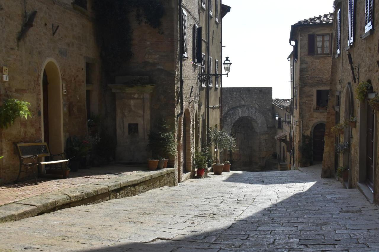 Casa Vacanze E Brevi Periodi Alla Porta Etrusca La Panchina Al Sole ヴォルテッラ エクステリア 写真