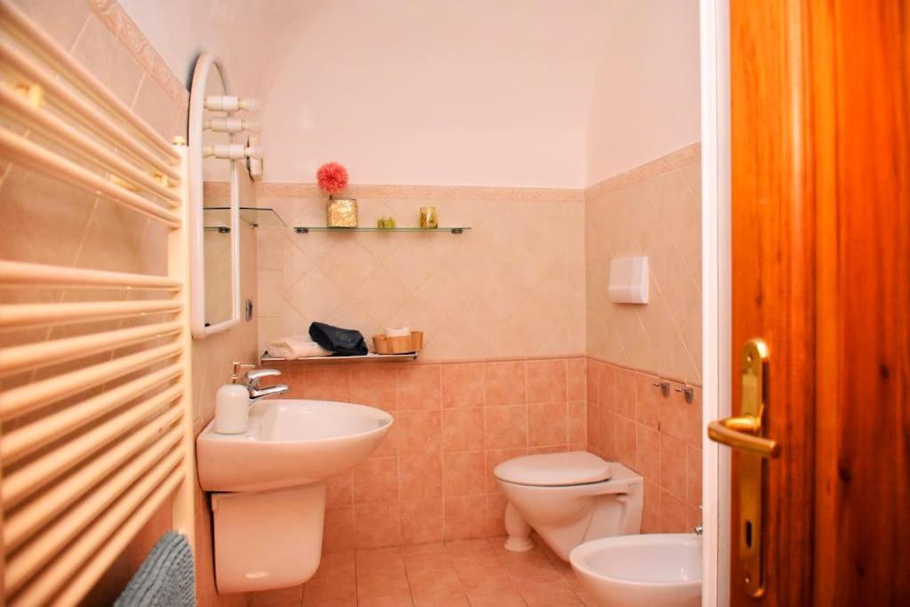 Casa Vacanze E Brevi Periodi Alla Porta Etrusca La Panchina Al Sole ヴォルテッラ エクステリア 写真