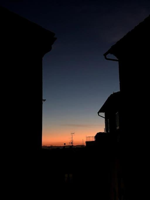 Casa Vacanze E Brevi Periodi Alla Porta Etrusca La Panchina Al Sole ヴォルテッラ エクステリア 写真