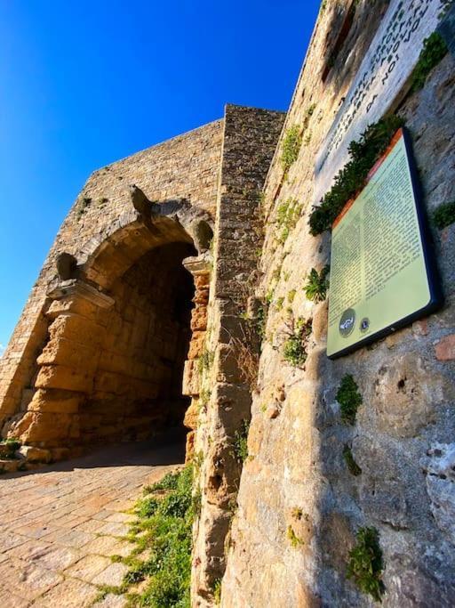 Casa Vacanze E Brevi Periodi Alla Porta Etrusca La Panchina Al Sole ヴォルテッラ エクステリア 写真